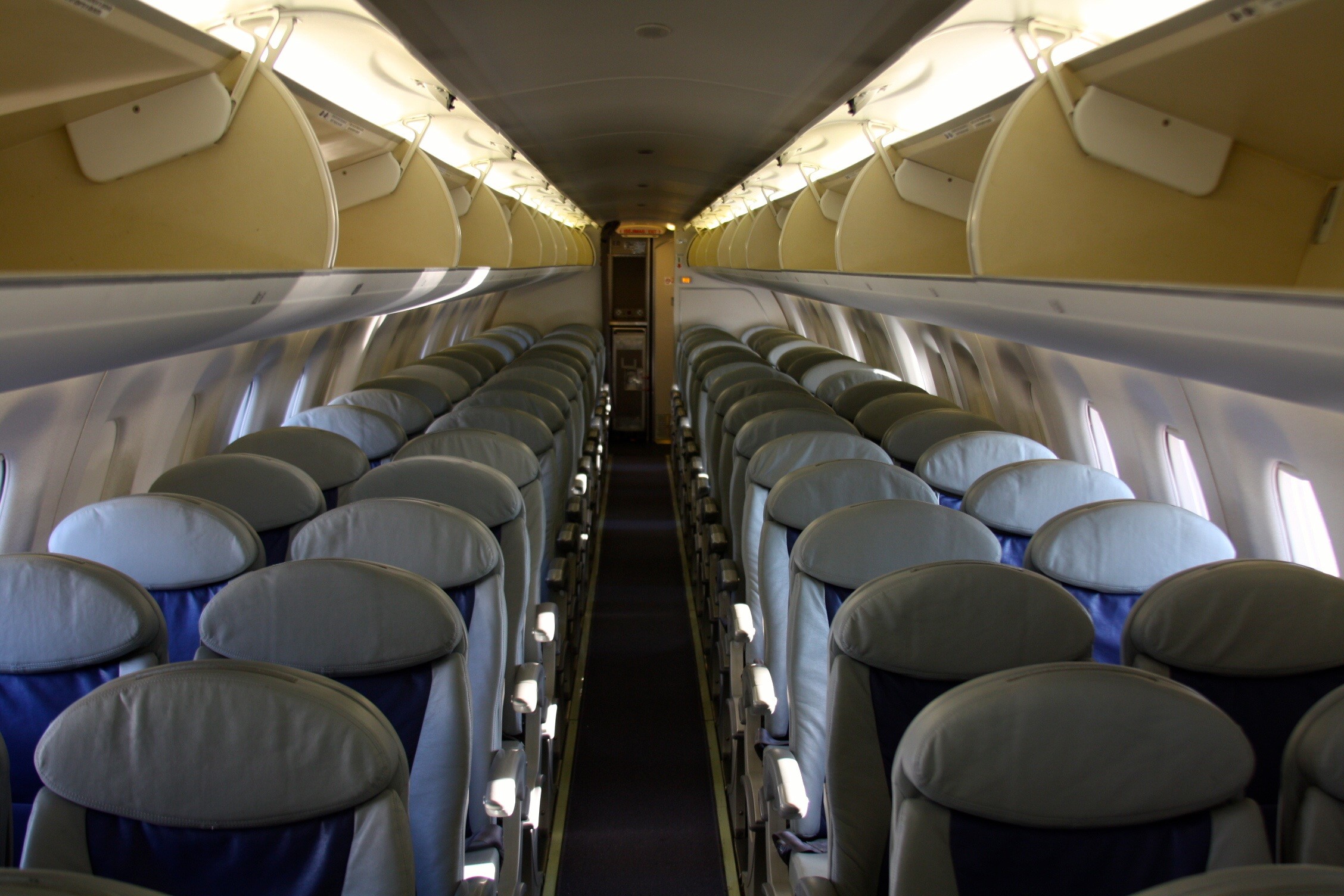 2 Embraer 175 Air Lituanica Inside